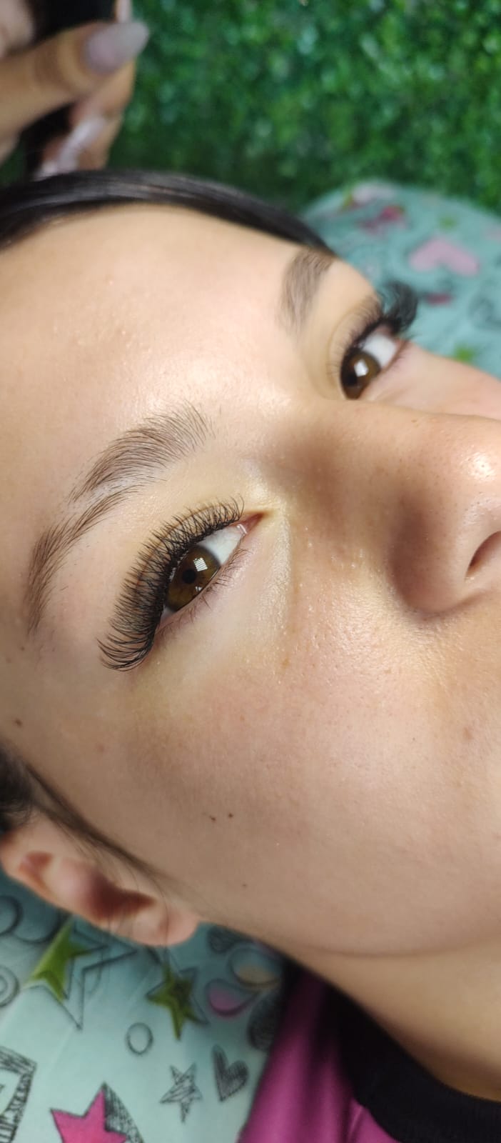 Diseño de pestañas y cejas